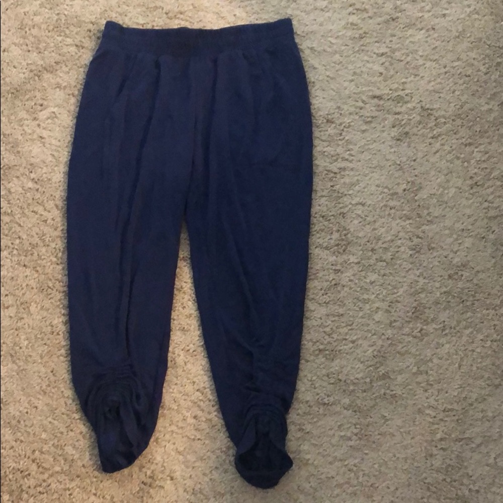 💰 3/$25 Fabletics size S athletic pants